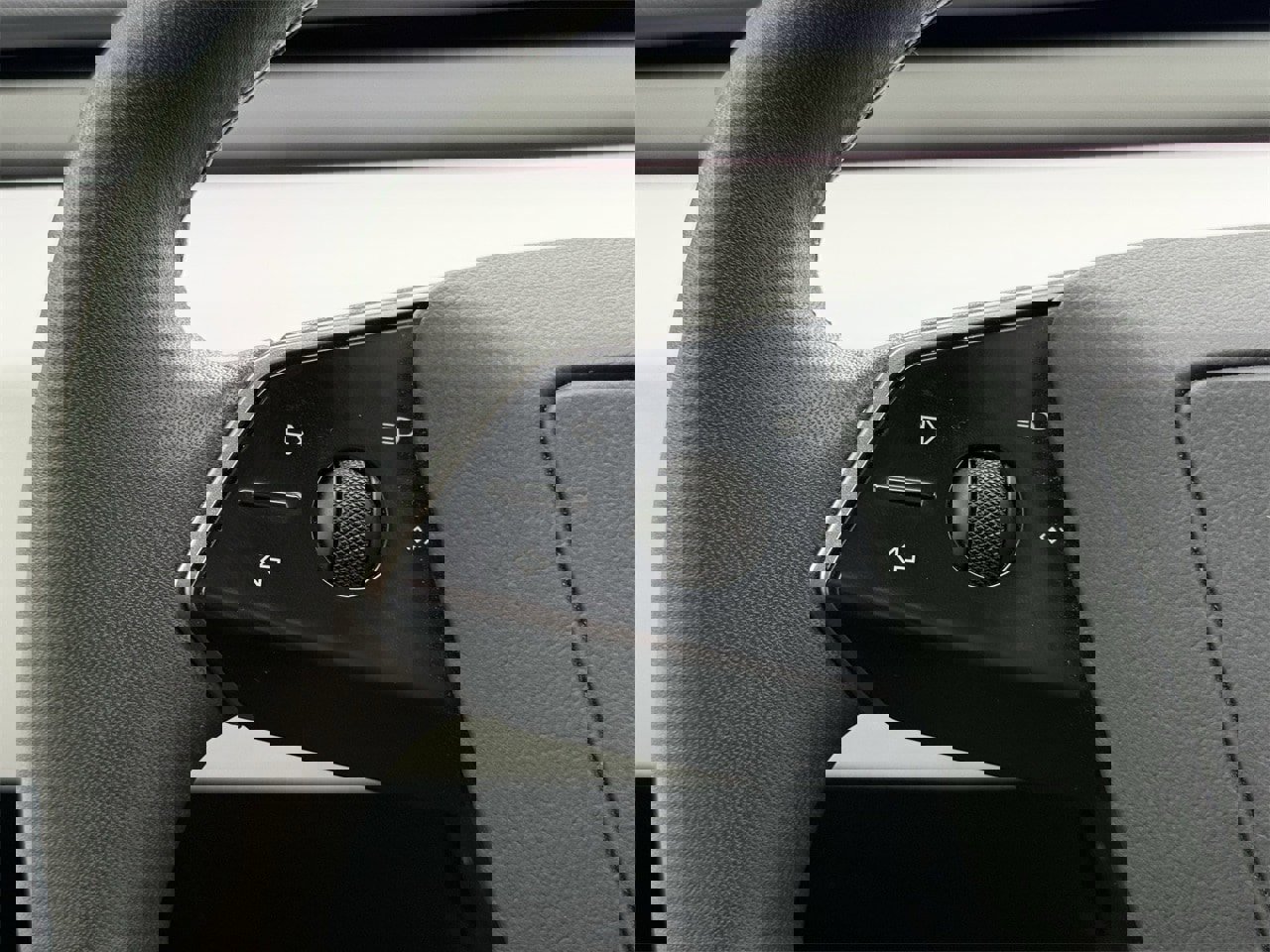 Used 2024 Tesla Cybertruck AWD Crew Cab image 14