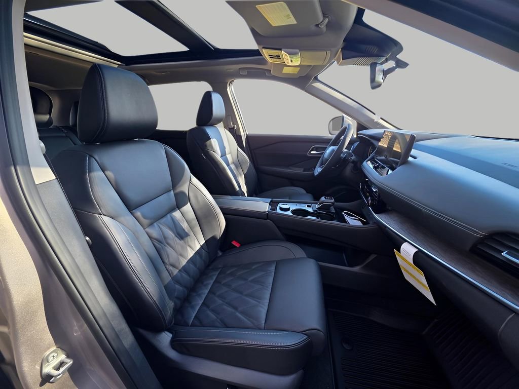 New 2026 Nissan Rogue Platinum image 14