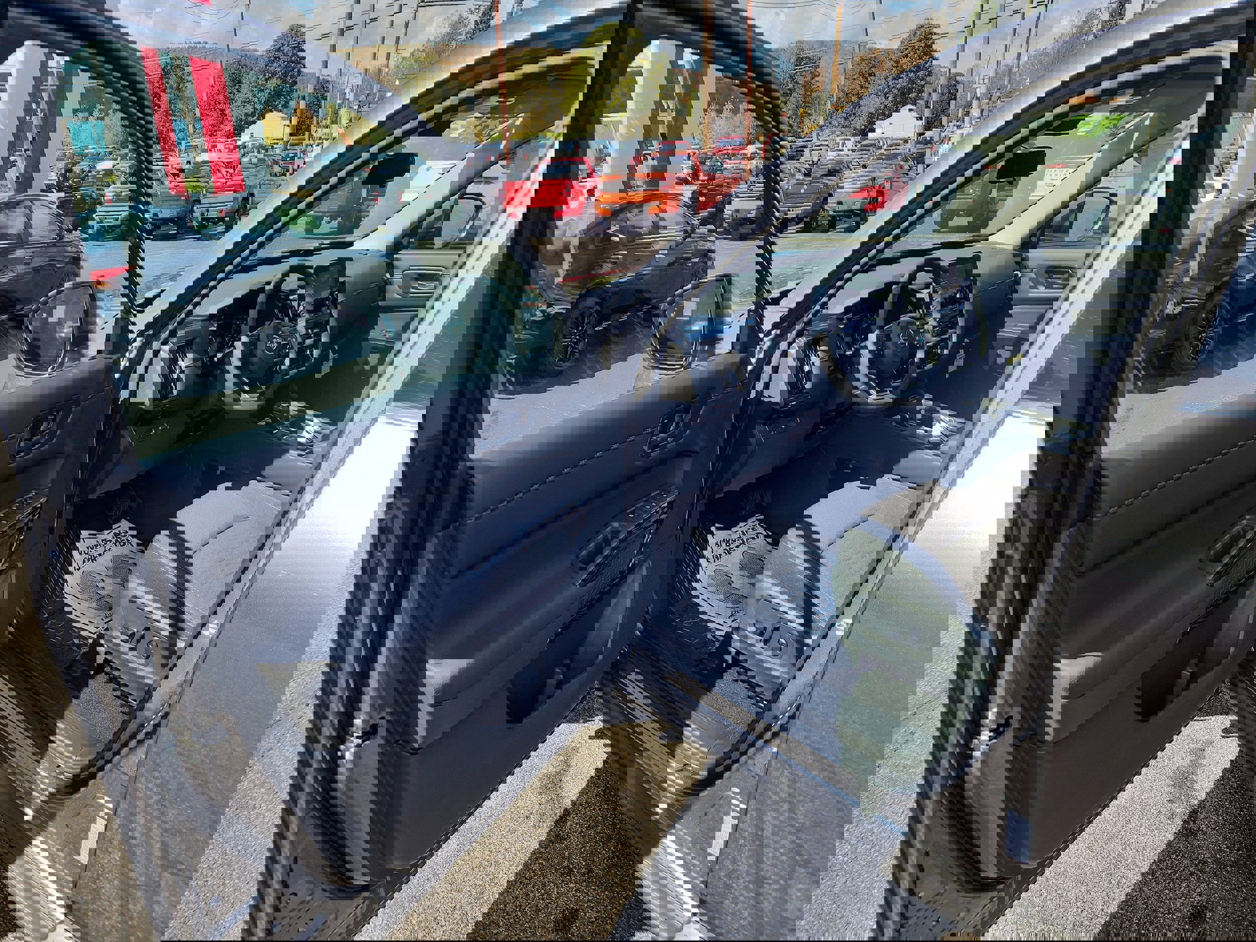 New 2025 Nissan Pathfinder SV image 10