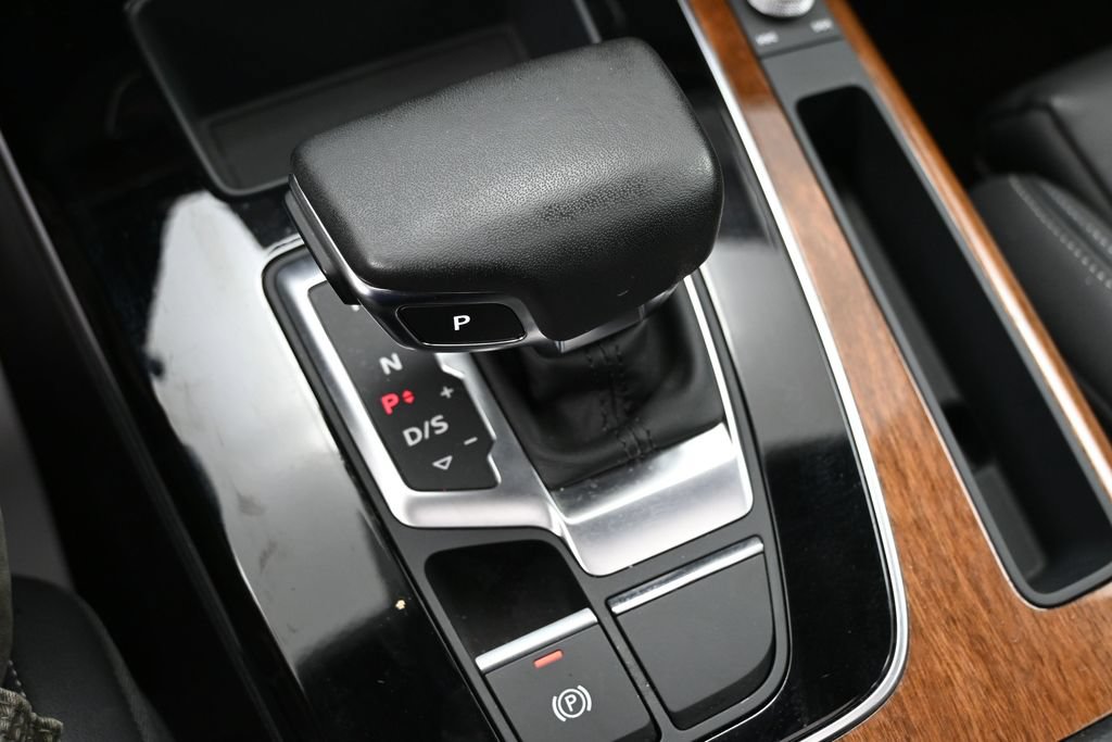 Used 2024 Audi Q5 e Premium w/ Convenience Package AWD/4WD image 34