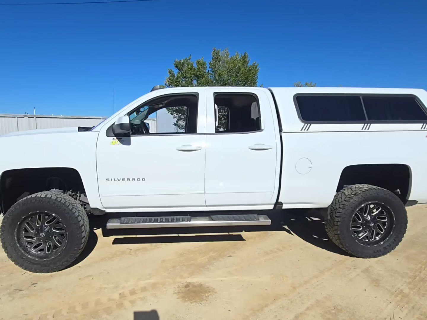 Used 2018 Chevrolet Silverado 1500 LT AWD/4WD image 3