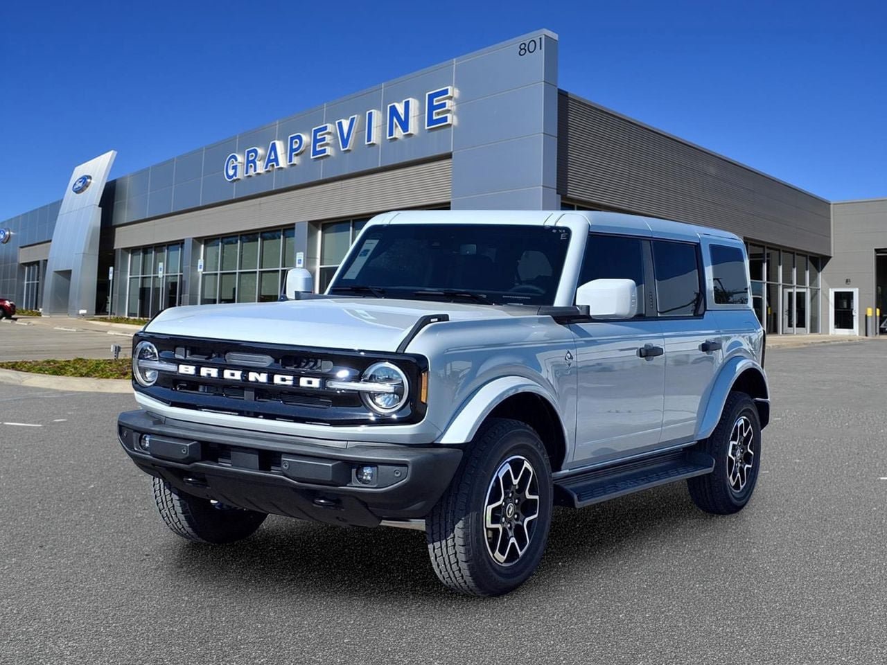 New 2026 Ford Bronco Outer Banks AWD/4WD image 1