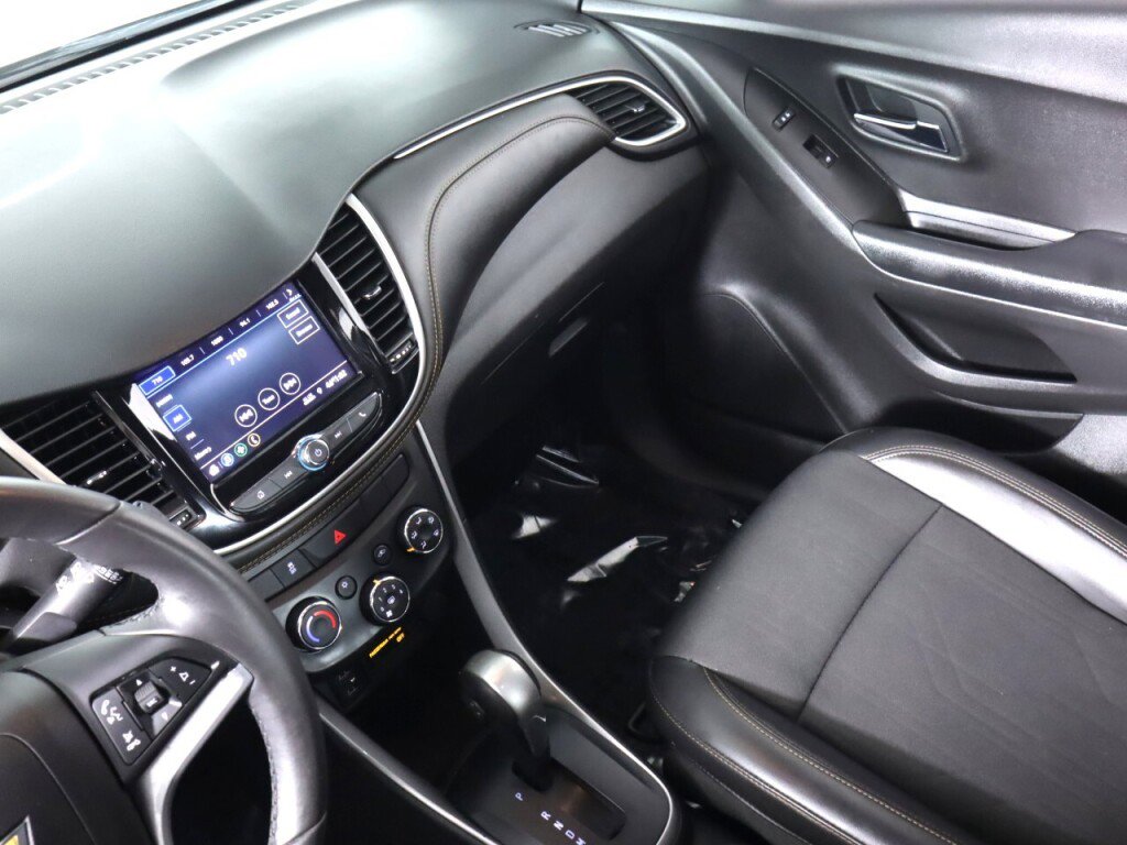 Used 2021 Chevrolet Trax LT w/ LT Convenience Package image 31