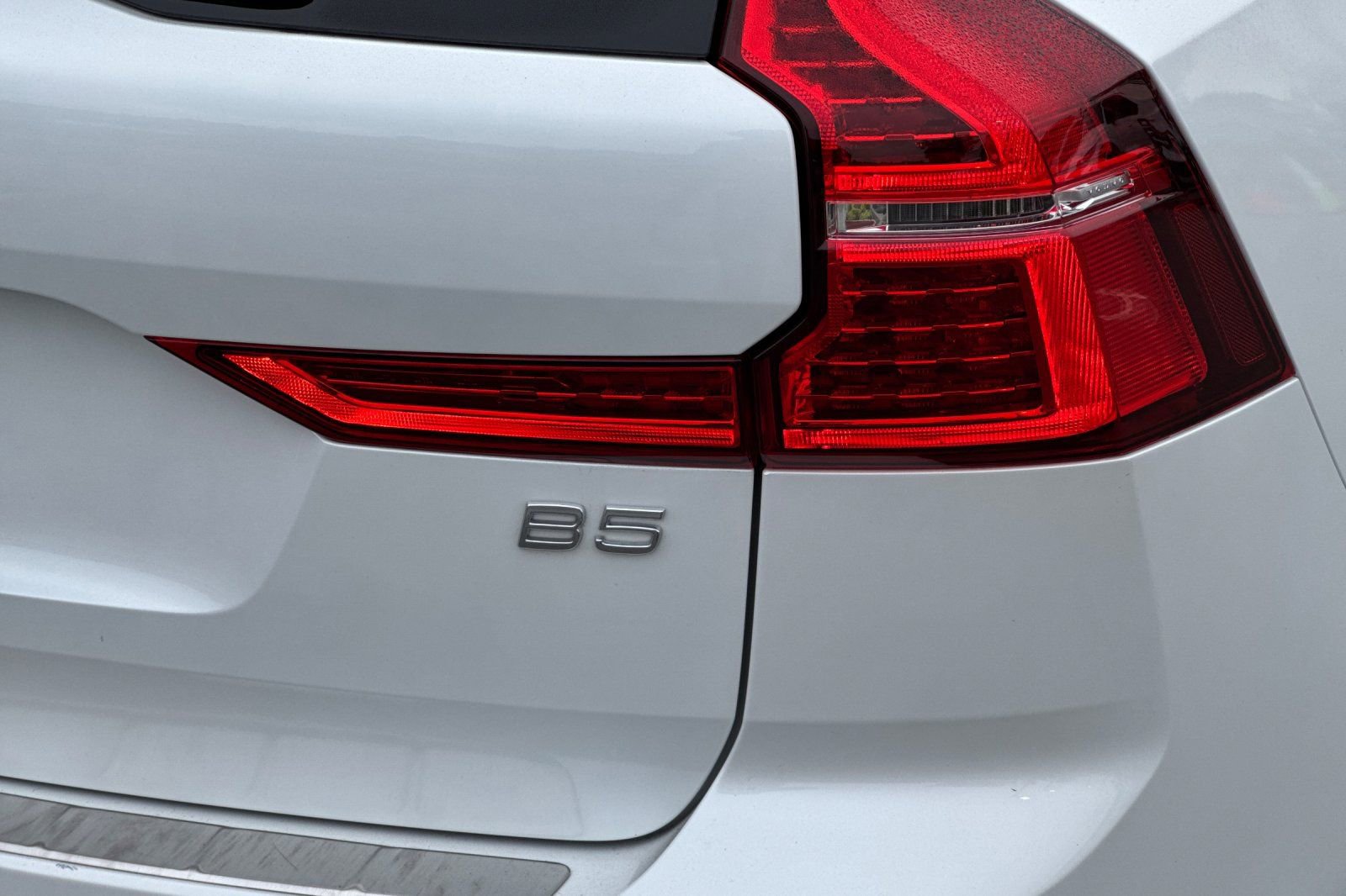 Certified 2023 Volvo XC60 B5 Plus w/ Protection Package Premier FWD image 13