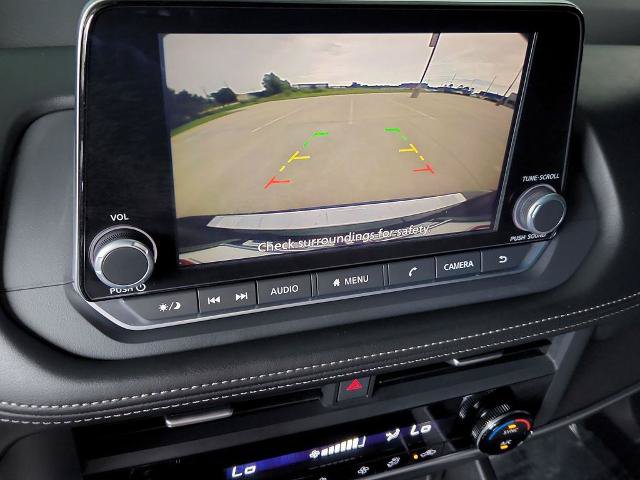Certified 2025 Nissan Rogue SV FWD image 20