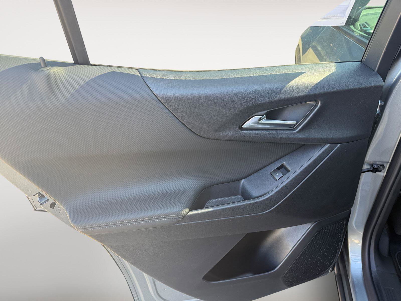 New 2026 Chevrolet Equinox LT image 18