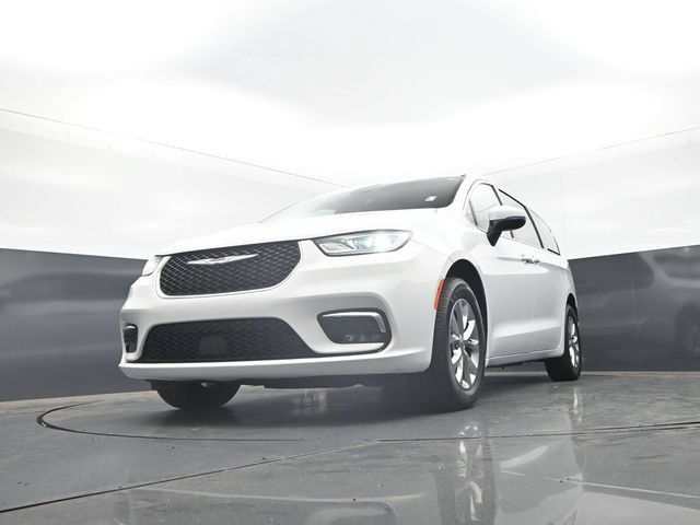 Used 2023 Chrysler Pacifica Touring-L AWD/4WD image 26