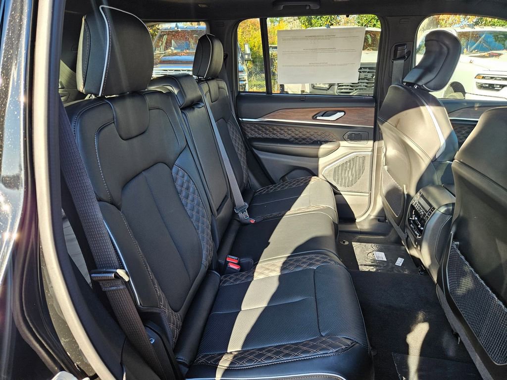 New 2025 Jeep Grand Cherokee Summit w/ Obsidian Package image 16