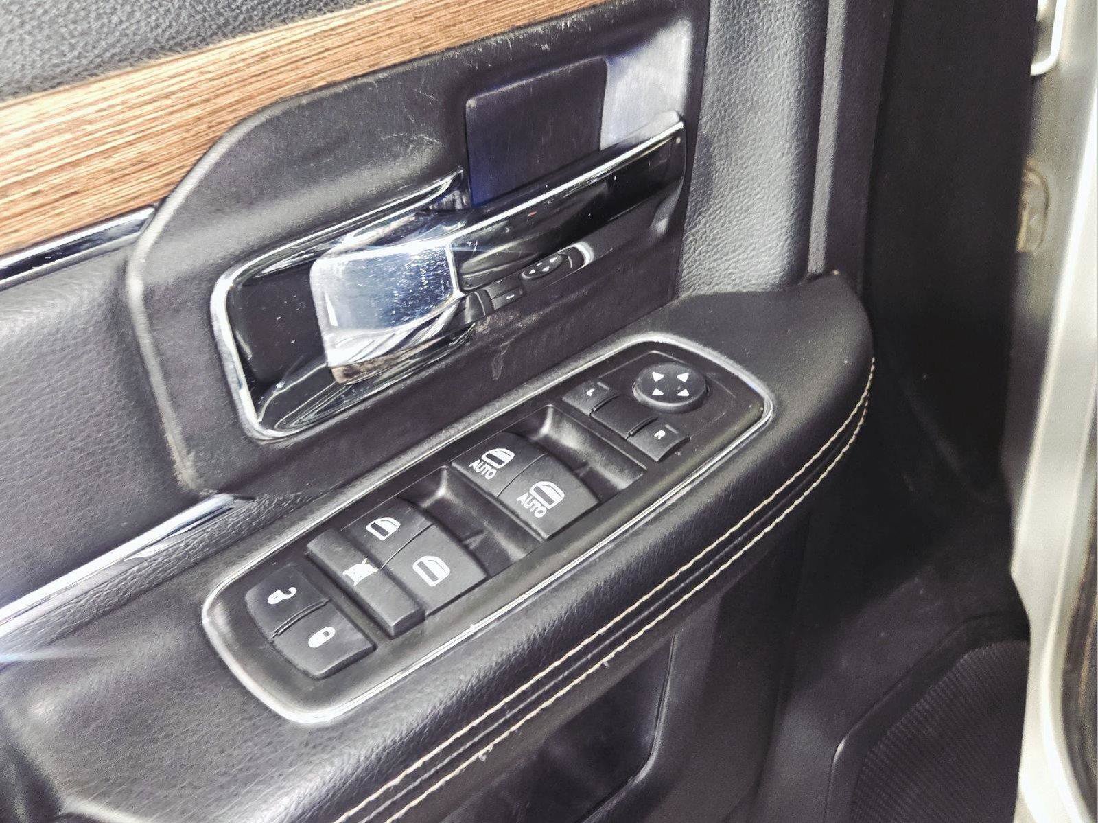 Used 2014 RAM 3500 Laramie AWD/4WD image 12