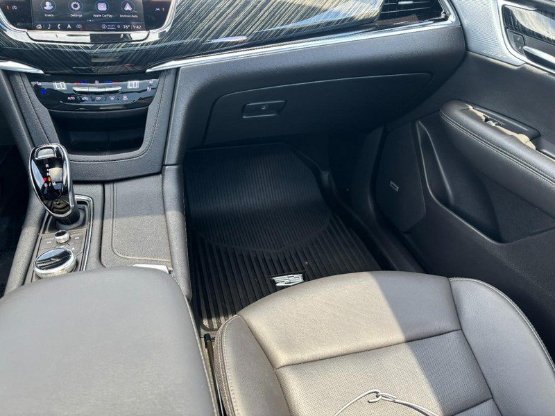 Used 2023 Cadillac XT6 Premium Luxury w/ Technology Package FWD image 16