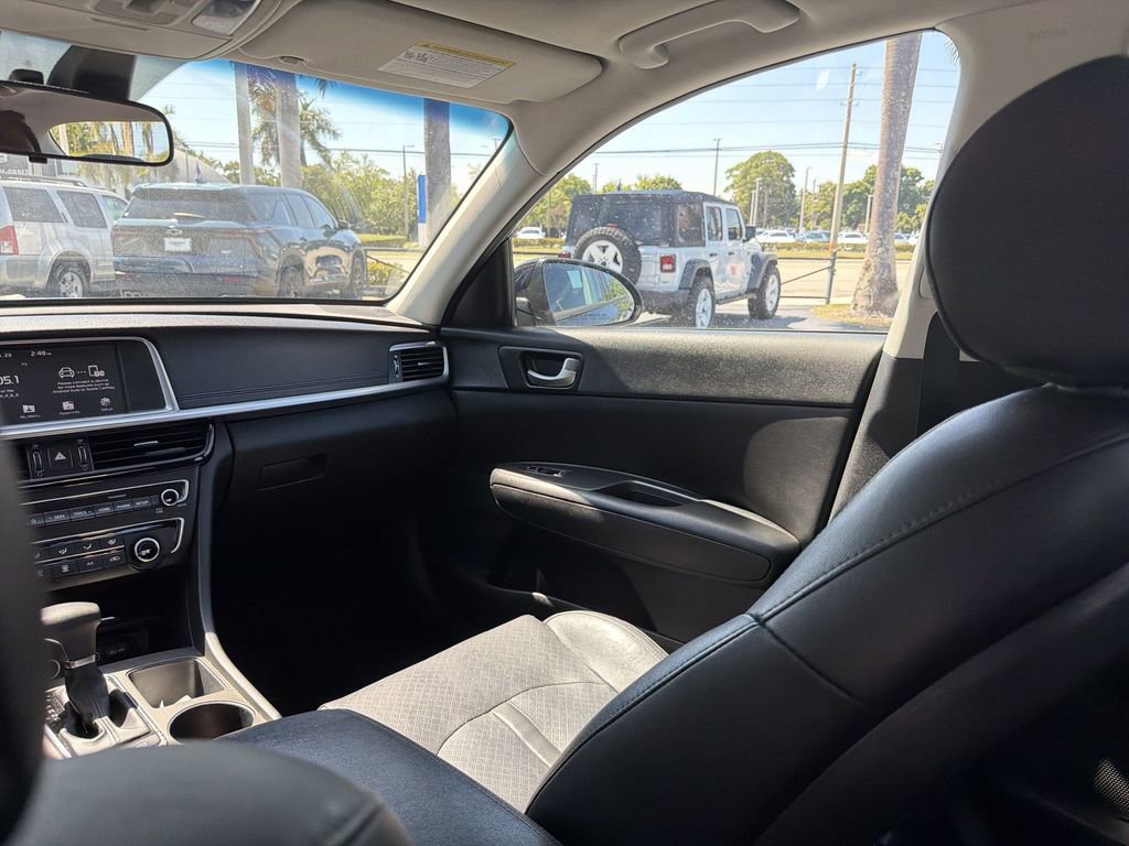 Used 2020 Kia Optima SE image 11