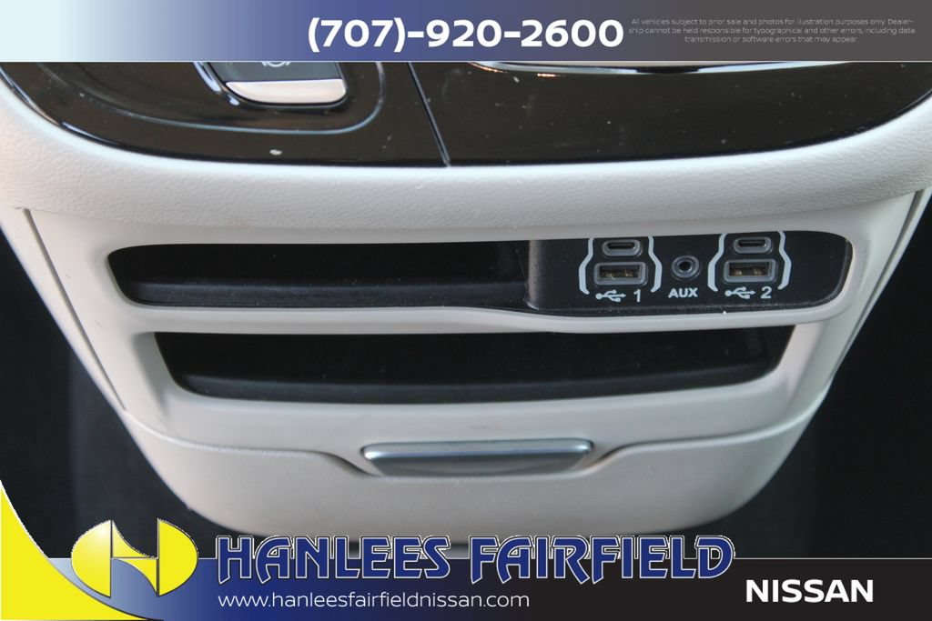 Used 2023 Chrysler Pacifica Touring-L FWD image 23