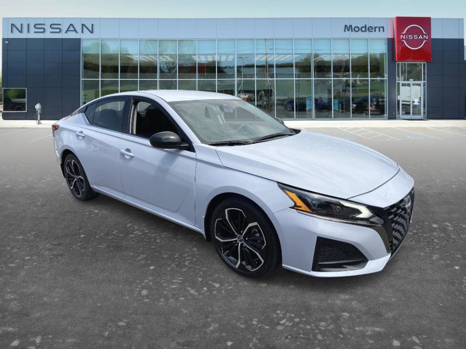 Certified 2024 Nissan Altima 2.5 SR FWD image 3