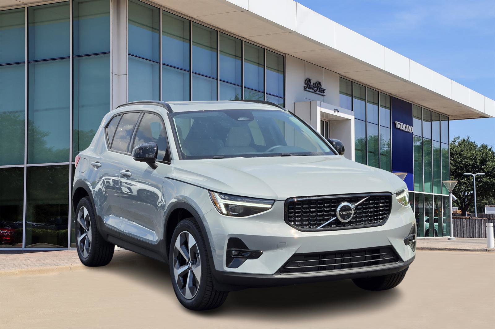 New 2026 Volvo XC40 B5 Plus w/ Protection Package Premier image 2