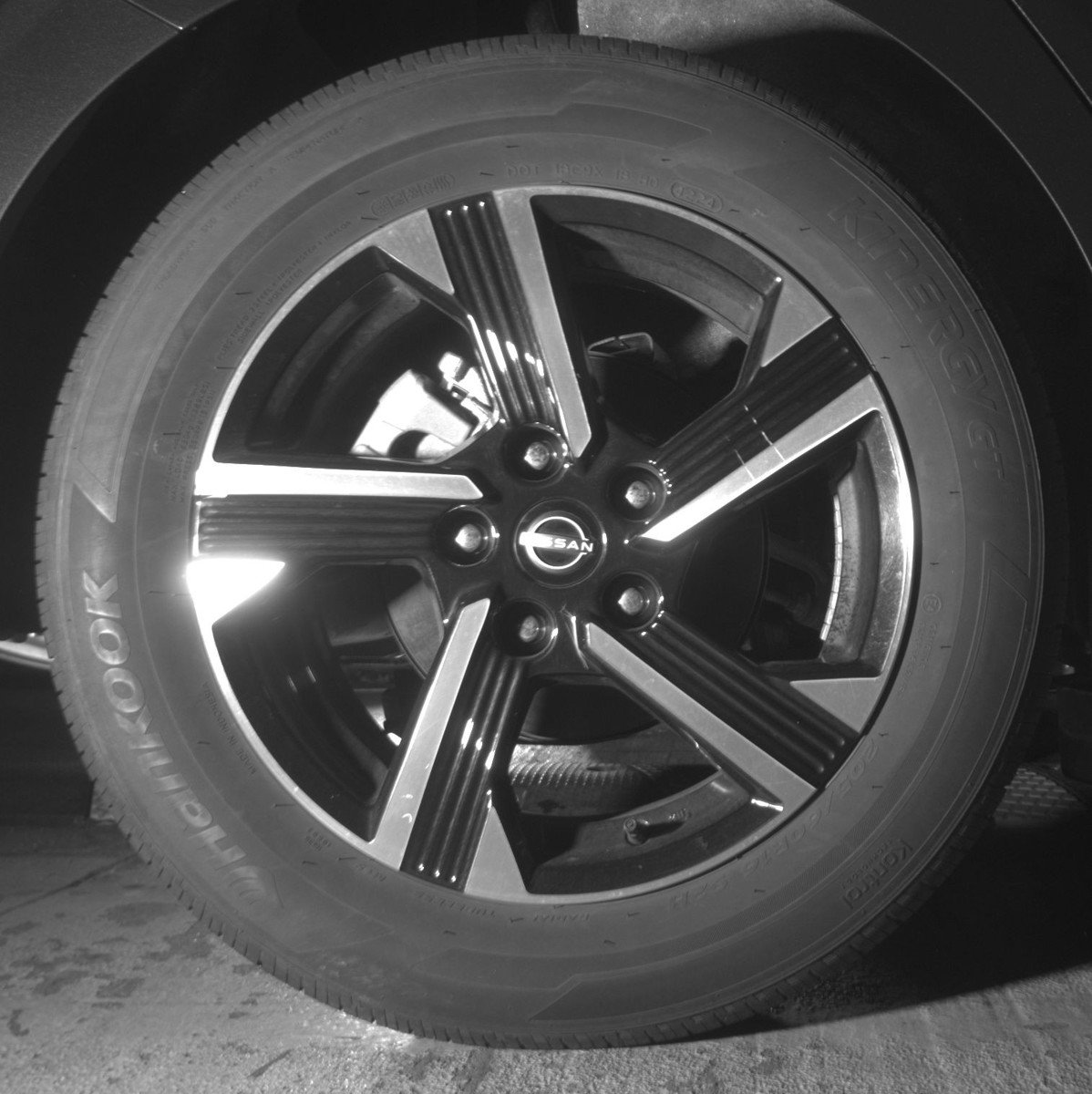 Used 2025 Nissan Sentra SV FWD image 14