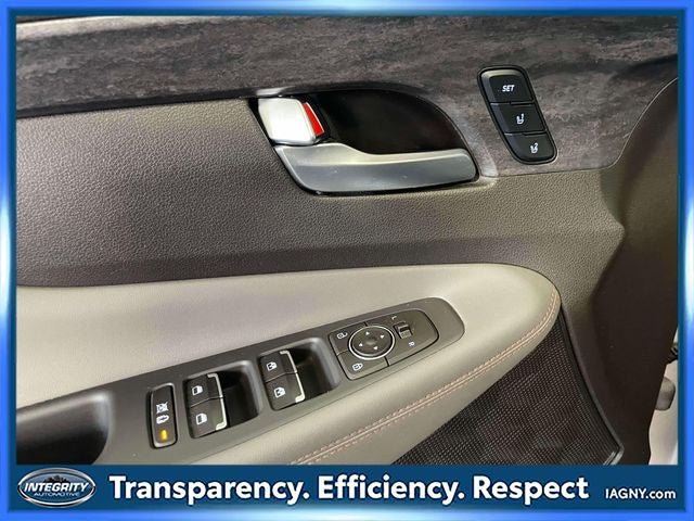 Used 2020 Hyundai Santa Fe Limited AWD/4WD image 18