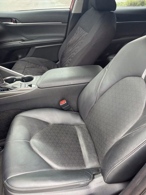 Used 2021 Toyota Camry XSE image 12