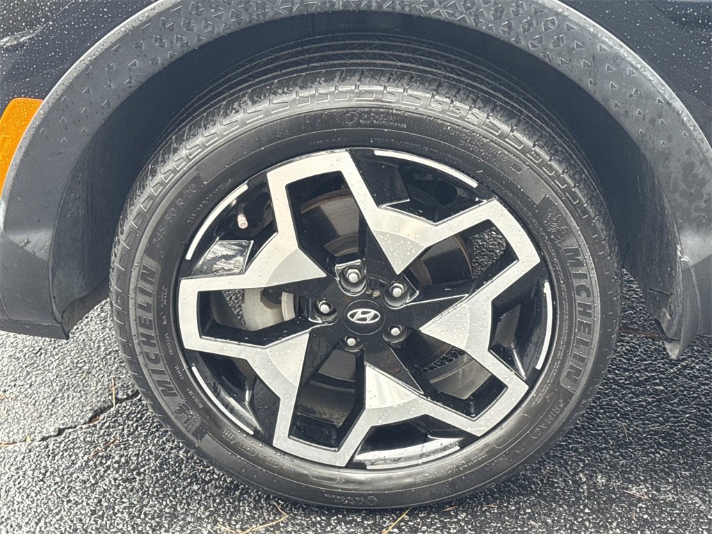 Used 2022 Hyundai Santa Cruz Limited image 11