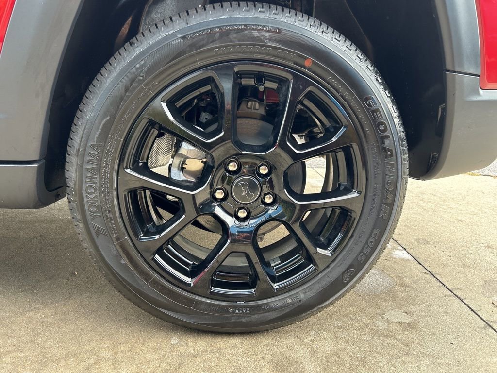 Used 2025 Jeep Compass Latitude w/ Sun & Sound Group image 10