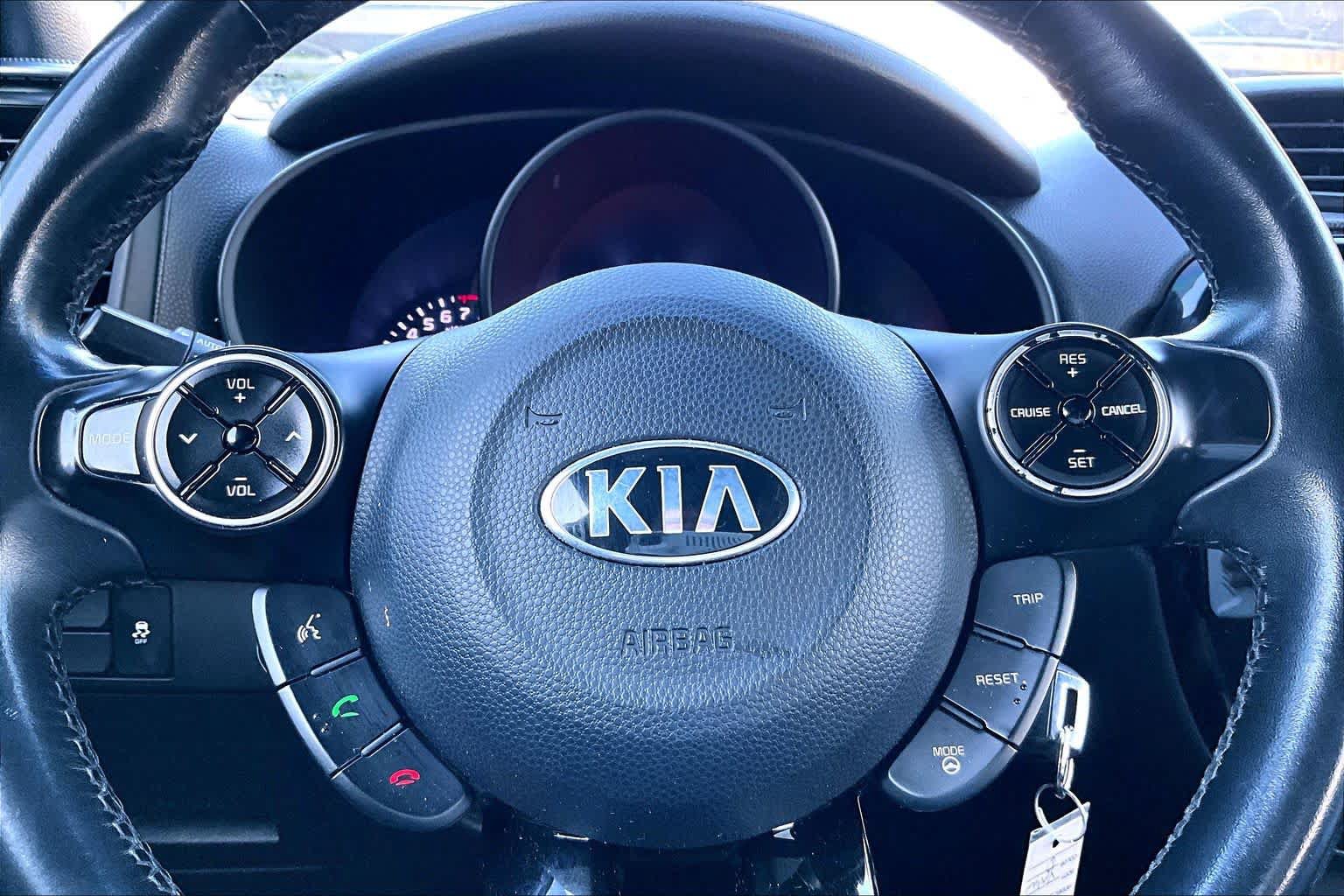 Used 2014 Kia Soul ! w/ Sun & Sound Package FWD image 14