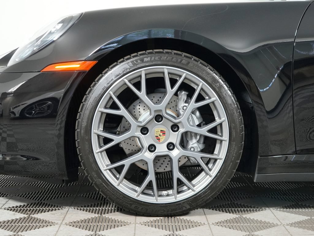 Certified 2024 Porsche 911 Carrera 4 AWD/4WD image 15