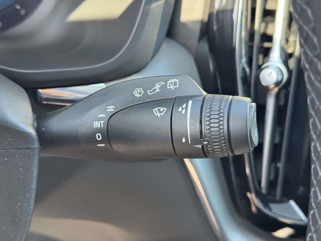 Used 2023 Volvo XC60 B5 Core w/ Climate Package image 22