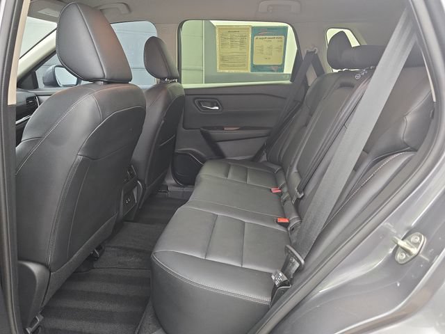 Used 2025 Nissan Rogue SL FWD image 19