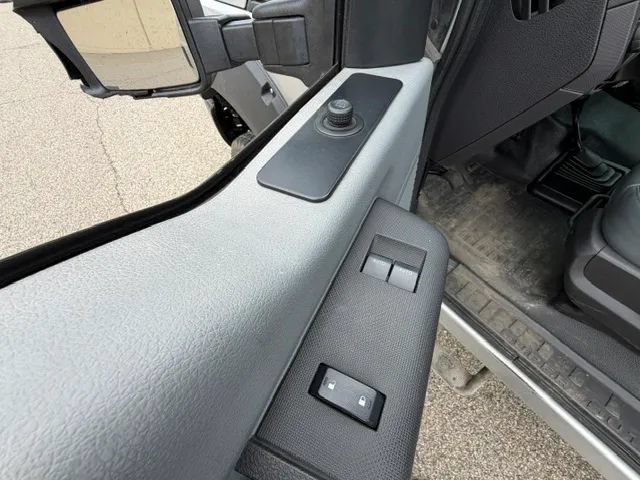 Used 2015 Ford F250 XL w/ Power Equipment Group AWD/4WD image 22