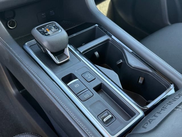 Used 2025 Nissan Pathfinder SV image 20