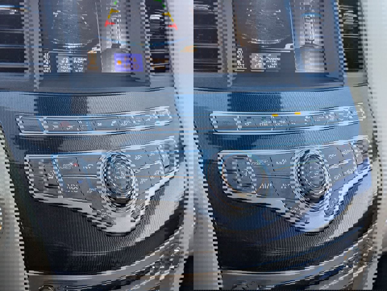 Used 2019 INFINITI QX60 Luxe w/ Essential Package image 25