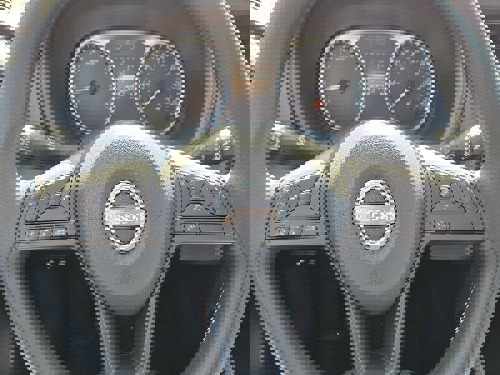 New 2025 Nissan Kicks Play S image 11