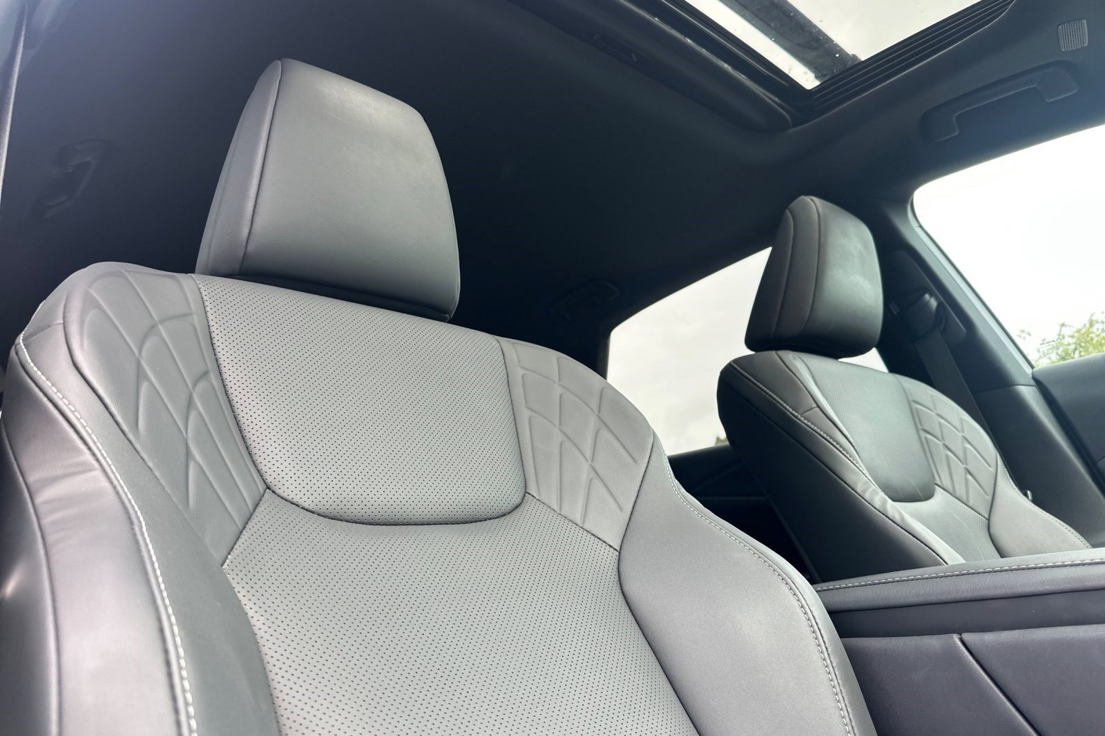 Certified 2023 Lexus RX 350h w/ Cold Area Package image 21