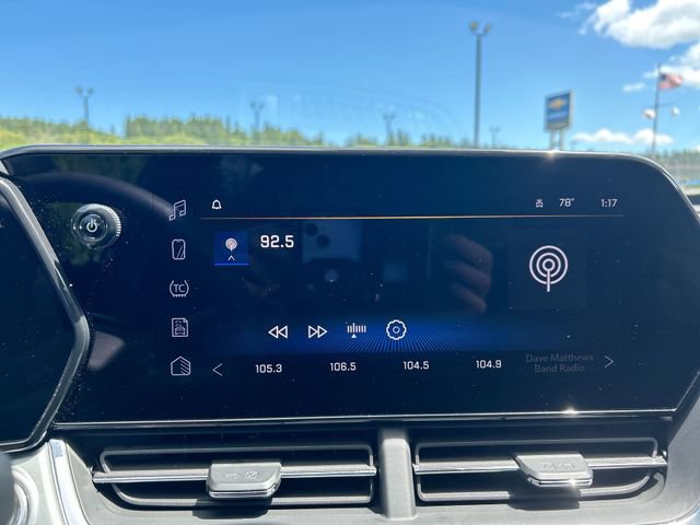 Used 2025 Chevrolet Trax LT FWD image 13
