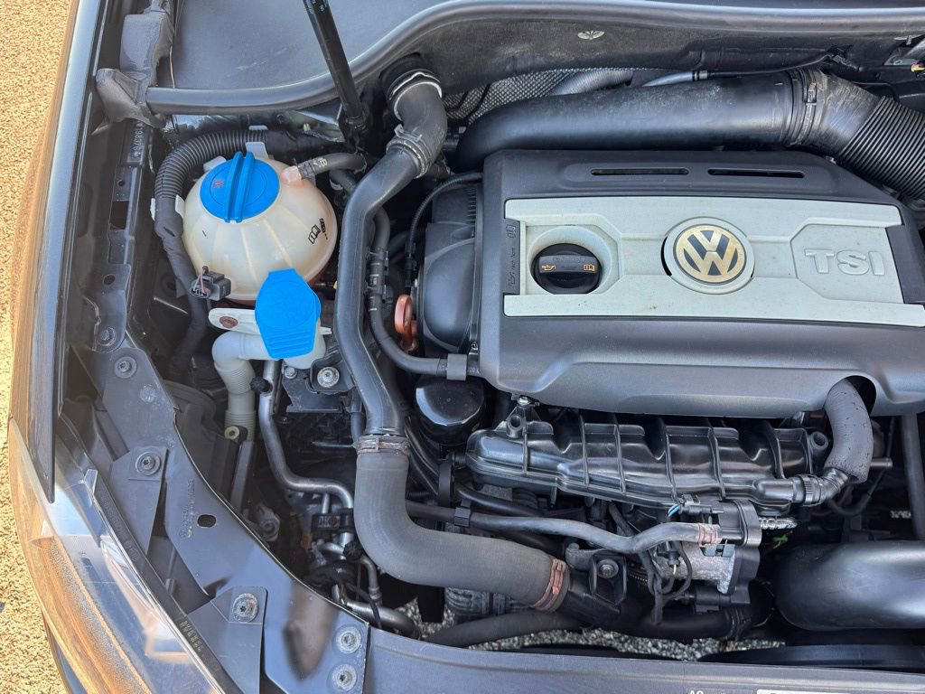 Used 2010 Volkswagen GTI 2-Door image 28