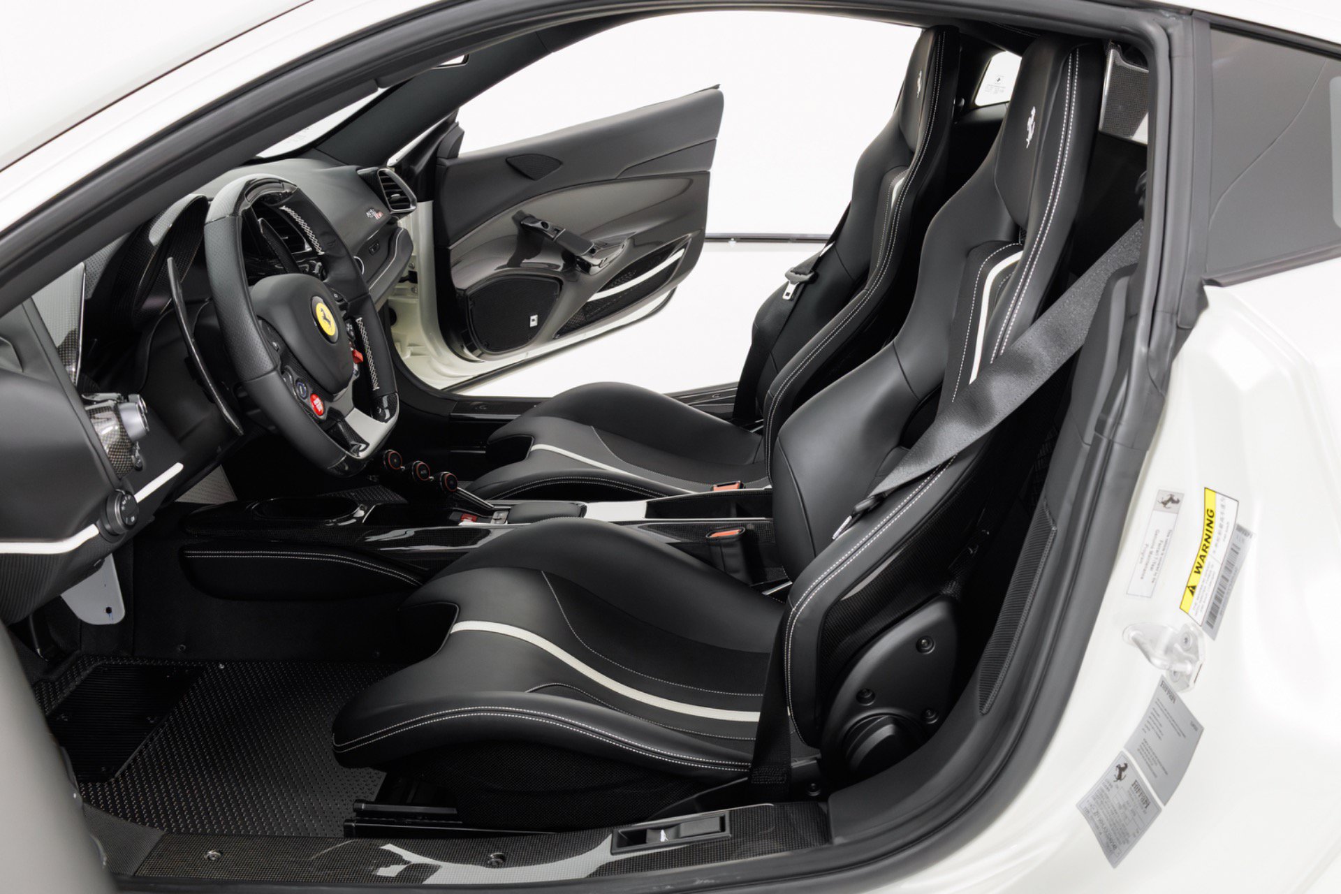 Used 2020 Ferrari 488 Pista Coupe RWD image 15