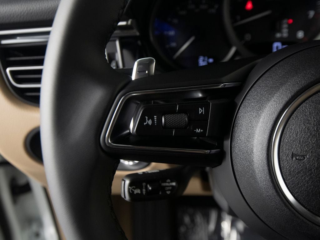 New 2026 Porsche Macan AWD/4WD image 35