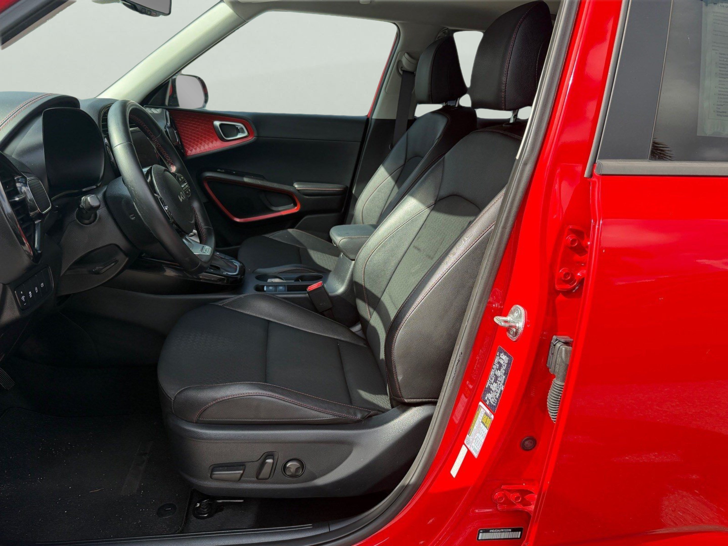Certified 2024 Kia Soul GT-Line w/ Option Group 020 FWD image 16
