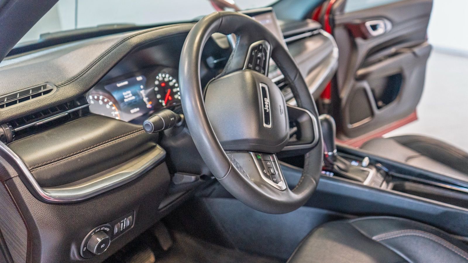 Used 2023 Jeep Compass High Altitude image 10