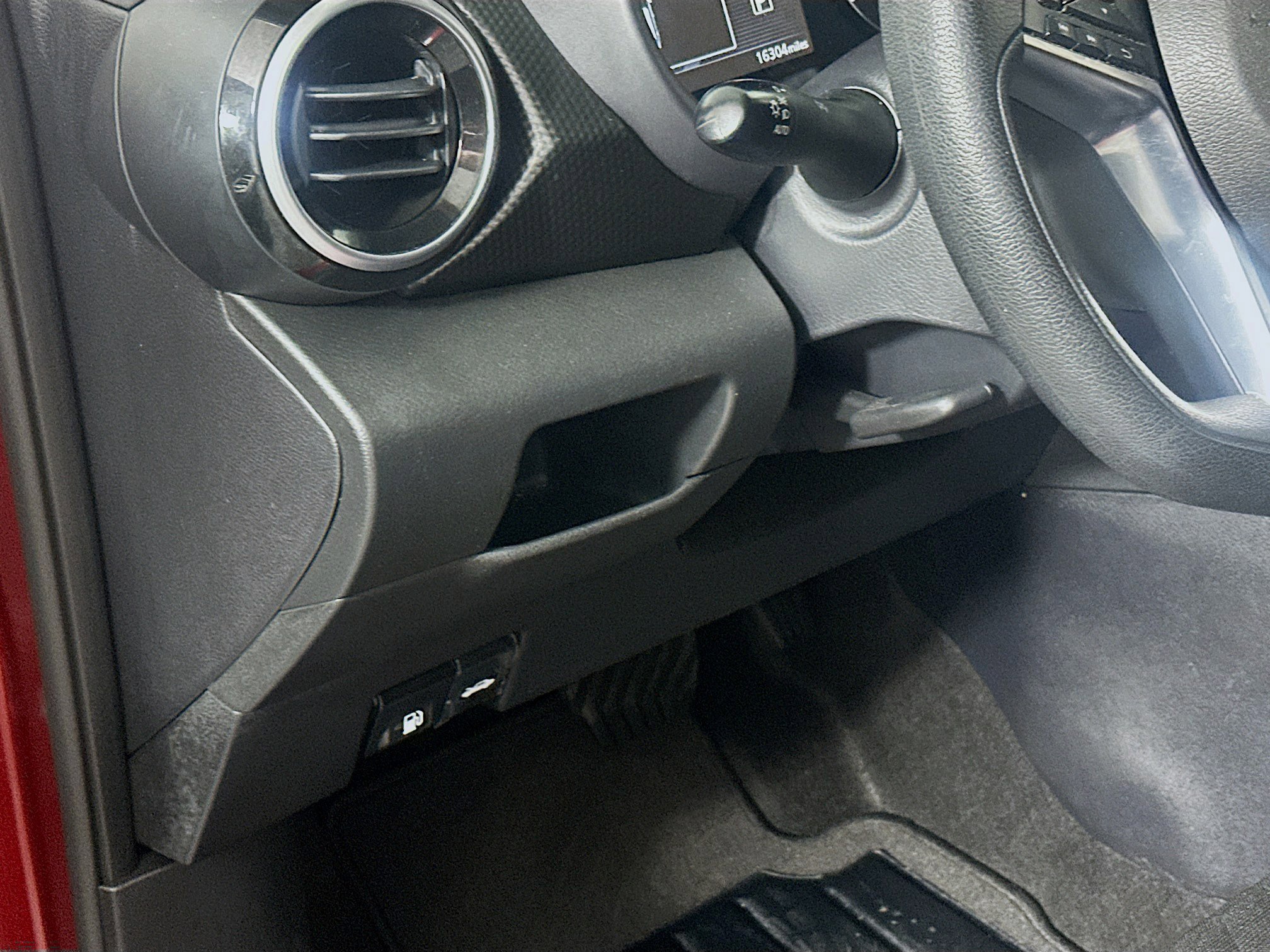 Used 2024 Nissan Kicks SV FWD image 16