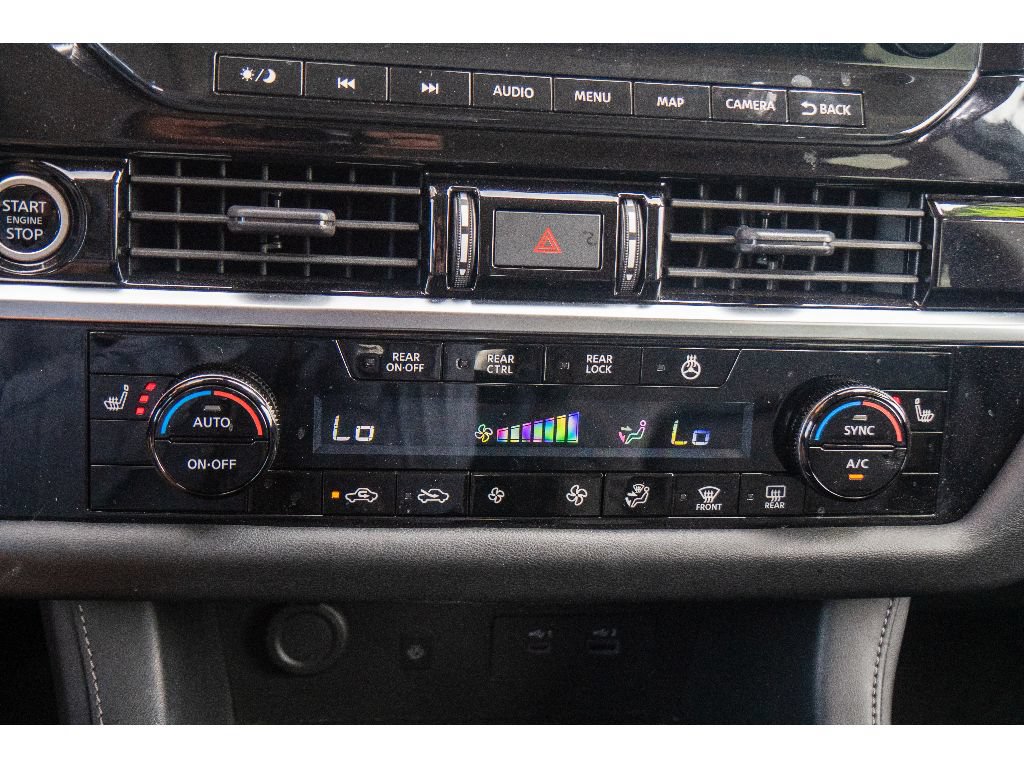 Used 2023 Nissan Pathfinder SL w/ Black Appearance Package AWD/4WD image 26