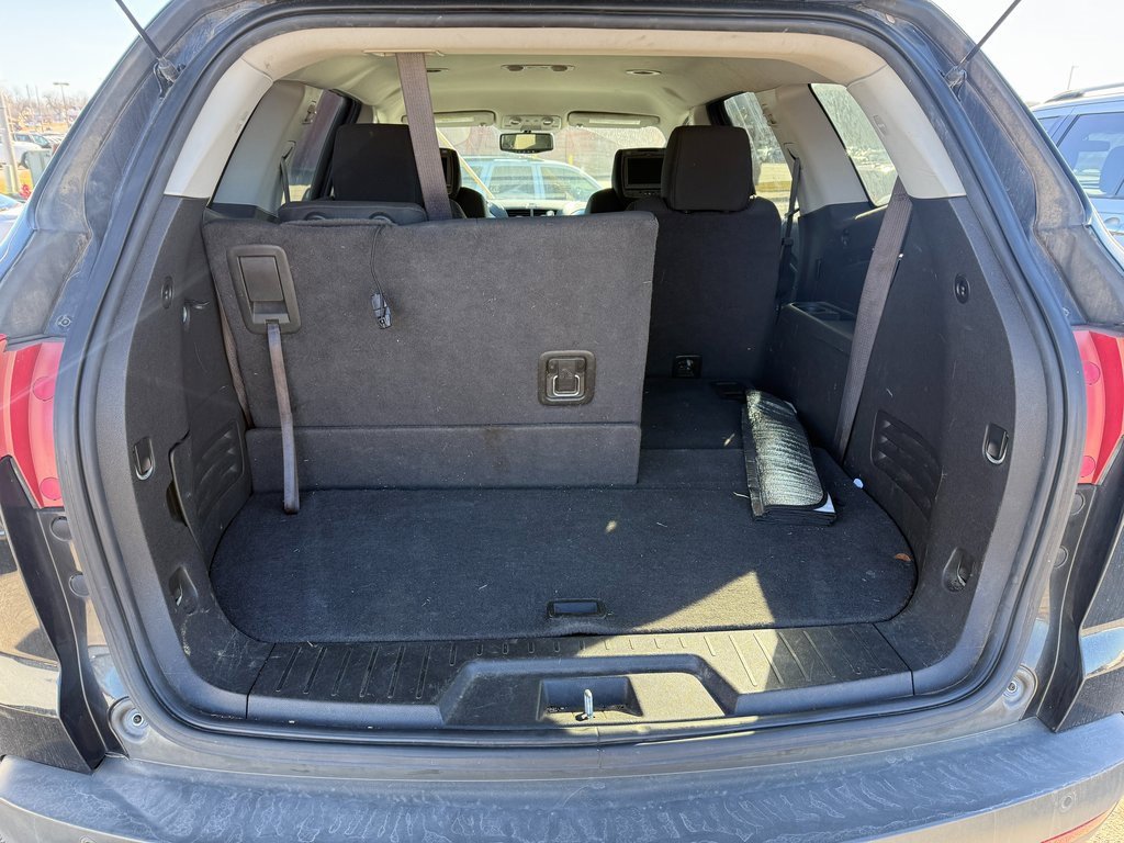 Used 2011 Chevrolet Traverse LT image 12