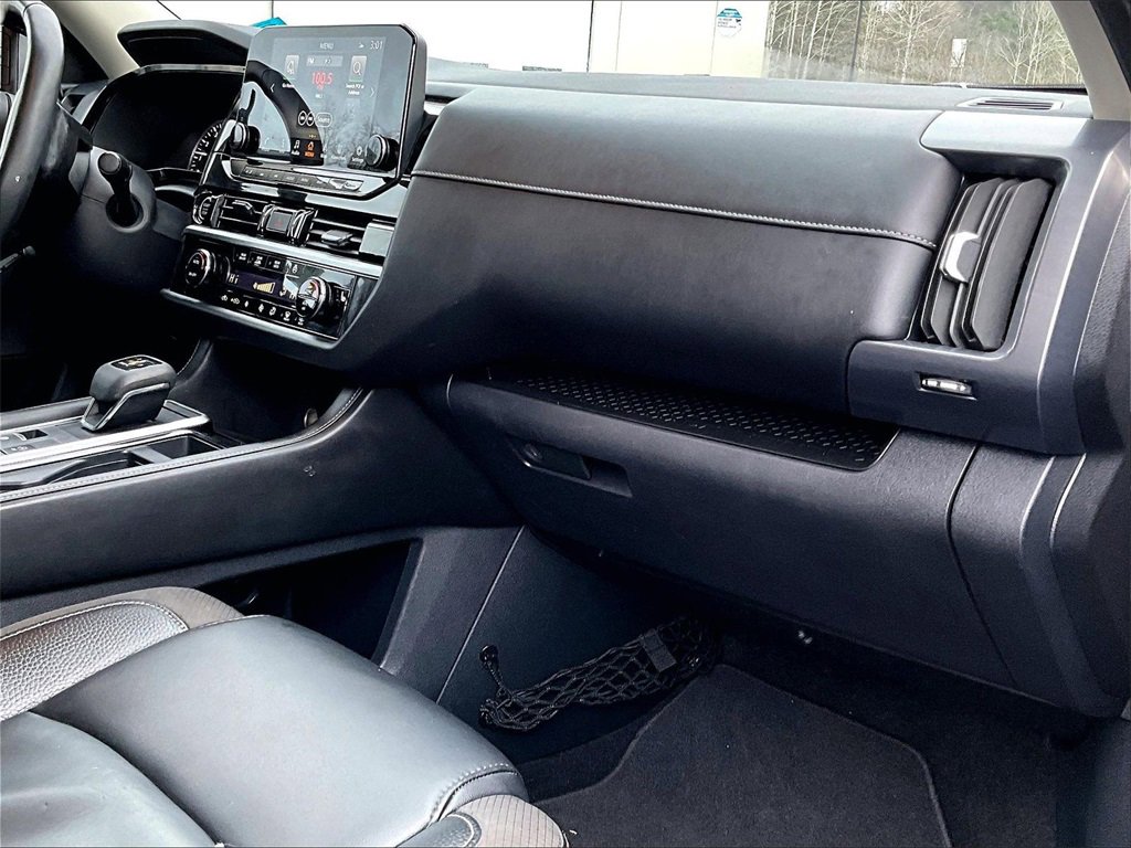 Used 2023 Nissan Pathfinder SL w/ Cargo Package image 17