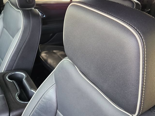 Used 2021 Chevrolet Suburban Premier w/ Premium Package RWD image 22
