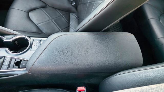 Used 2018 Toyota Camry XLE FWD image 17