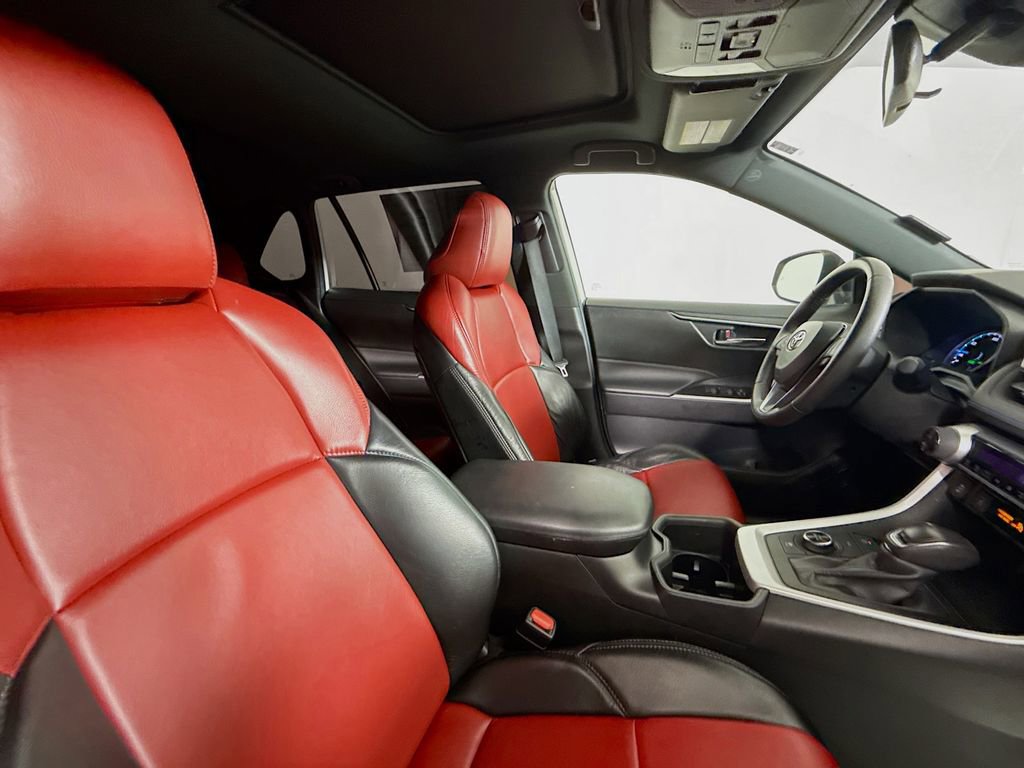 Used 2022 Toyota RAV4 SE image 26