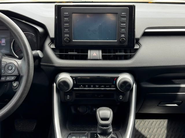 Used 2019 Toyota RAV4 LE AWD/4WD image 18