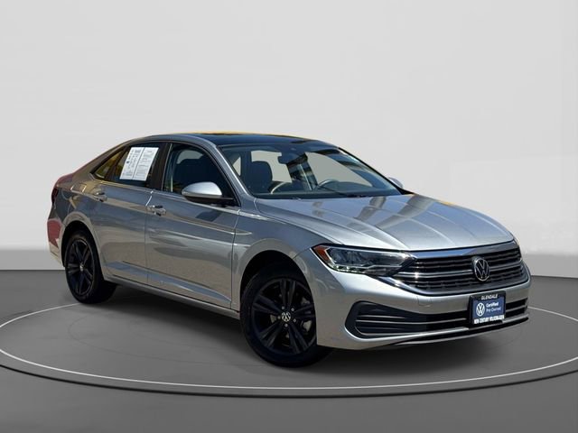 Certified 2023 Volkswagen Jetta SE FWD image 1