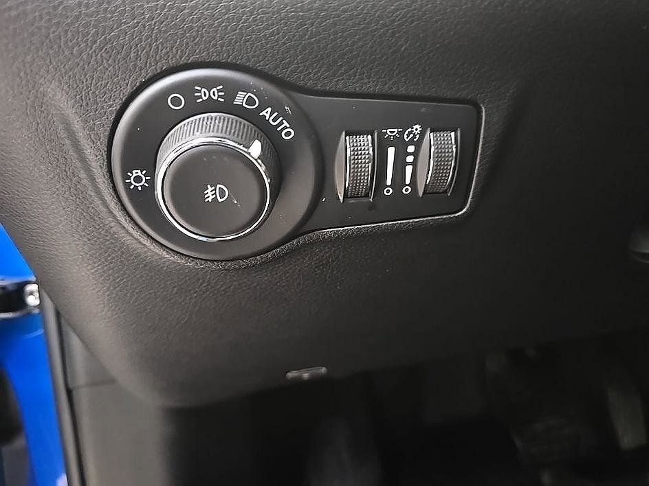 Used 2024 Jeep Compass Limited image 15