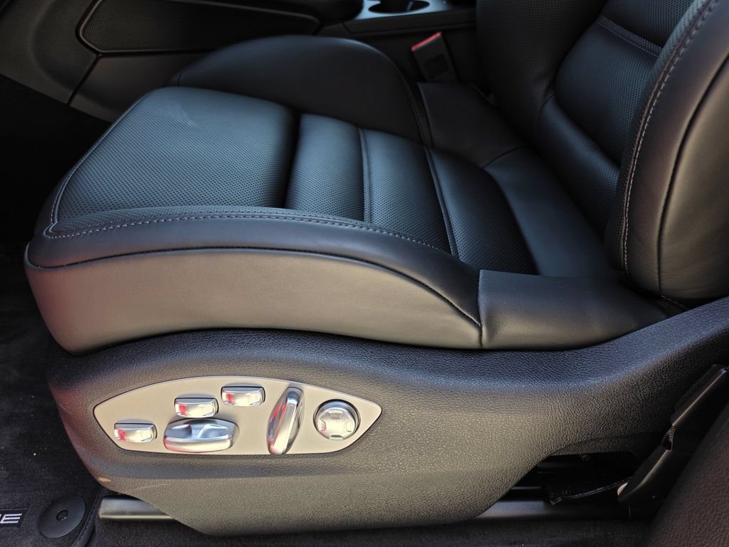 New 2026 Porsche Macan AWD/4WD image 12