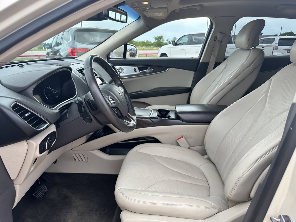 Used 2016 Lincoln MKX Reserve w/ Luxury Package FWD image 15